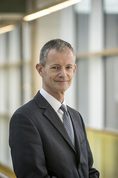 Dr Alan Borthwick